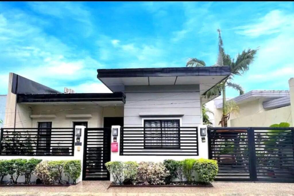 Home Away From Home. Bacolod Eksteriør bilde